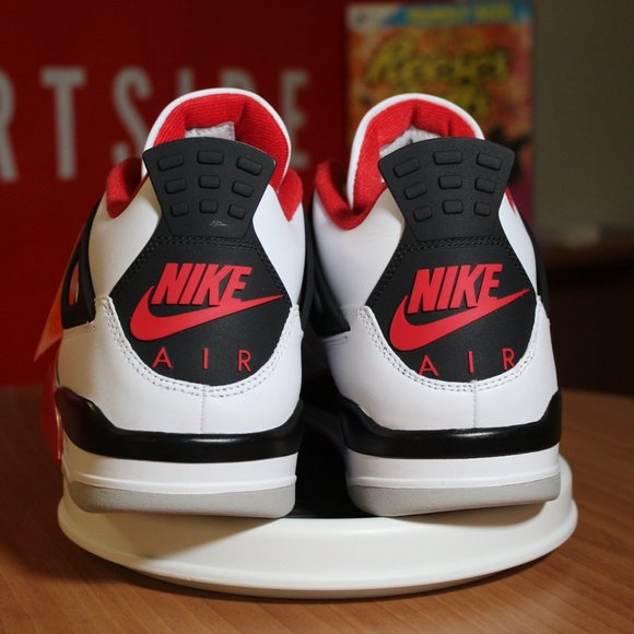 Air Jordan Retro 4s - Fire Red (EARLY RELEASE) - Picture 5 of 7